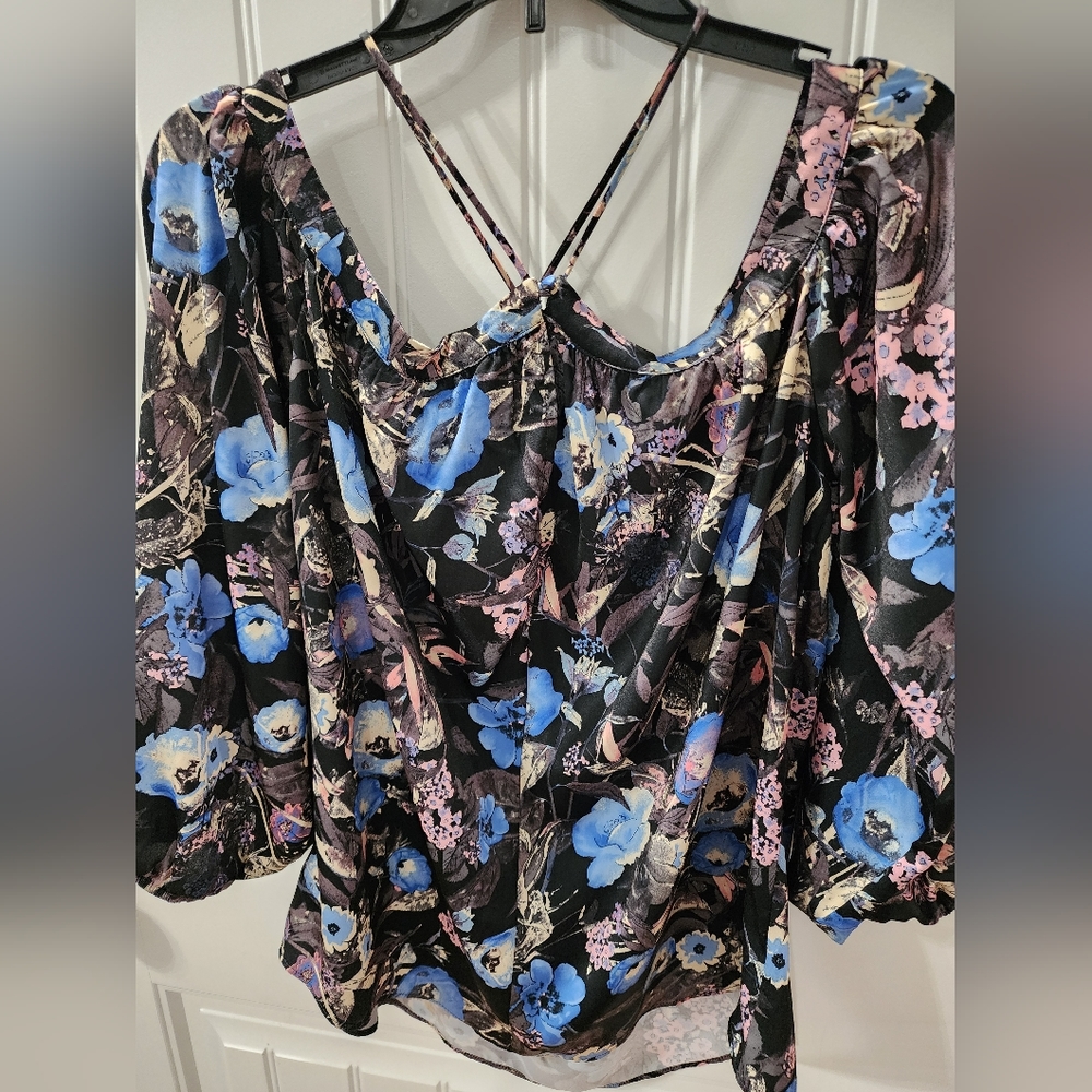 Gianni Bini off the shoulder blouse - Picture 2 of 3